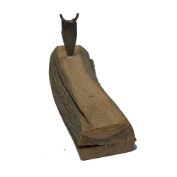 Flaskeholder med flaske prop - i 300 r gammelt Egetr